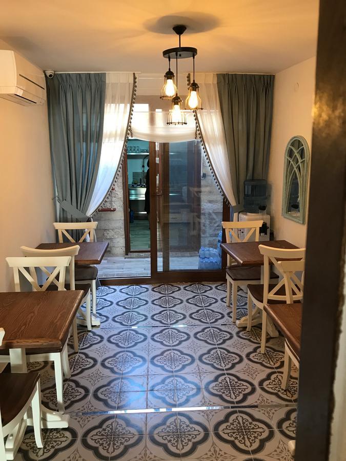 Ayshe Hotel Foça Bagian luar foto