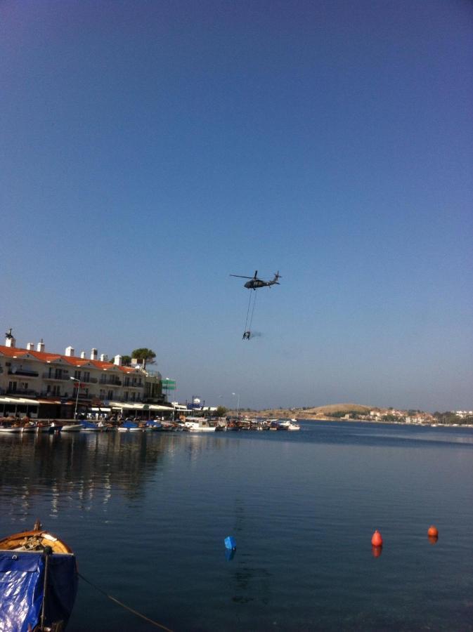 Ayshe Hotel Foça Bagian luar foto